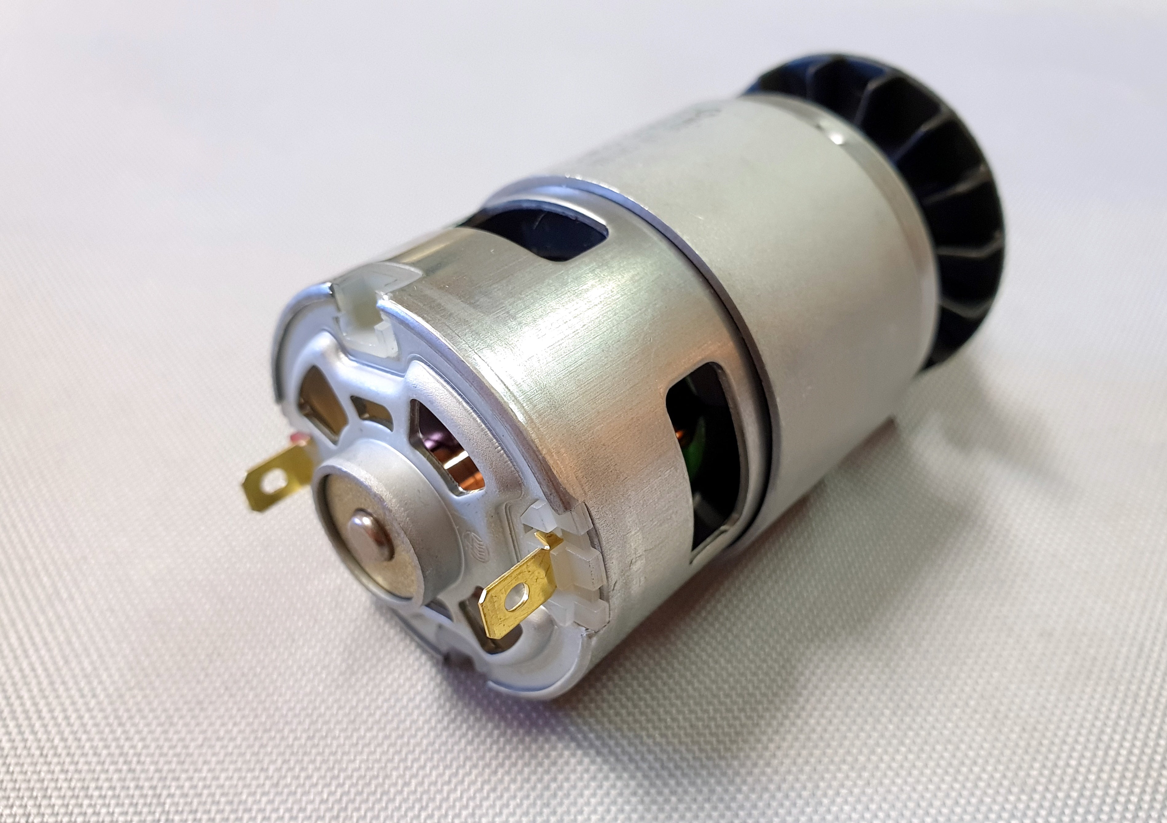 New Genuine Makita 629885-1 Motor 10,8V for SS300D HS300D CC300D HS301D