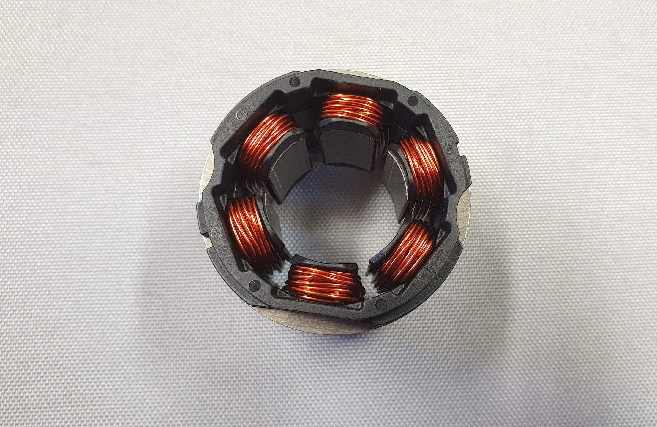 New Genuine Makita 629B61-9 Stator DC18V, TEC. DE648 for GA504D