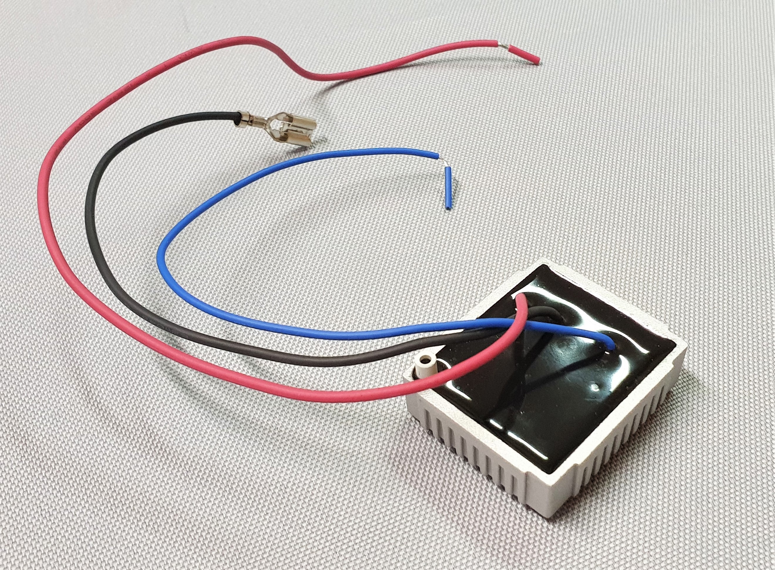 New Genuine Makita 631719-6 Controller 240V for UC3030A UC3530A UC4030A