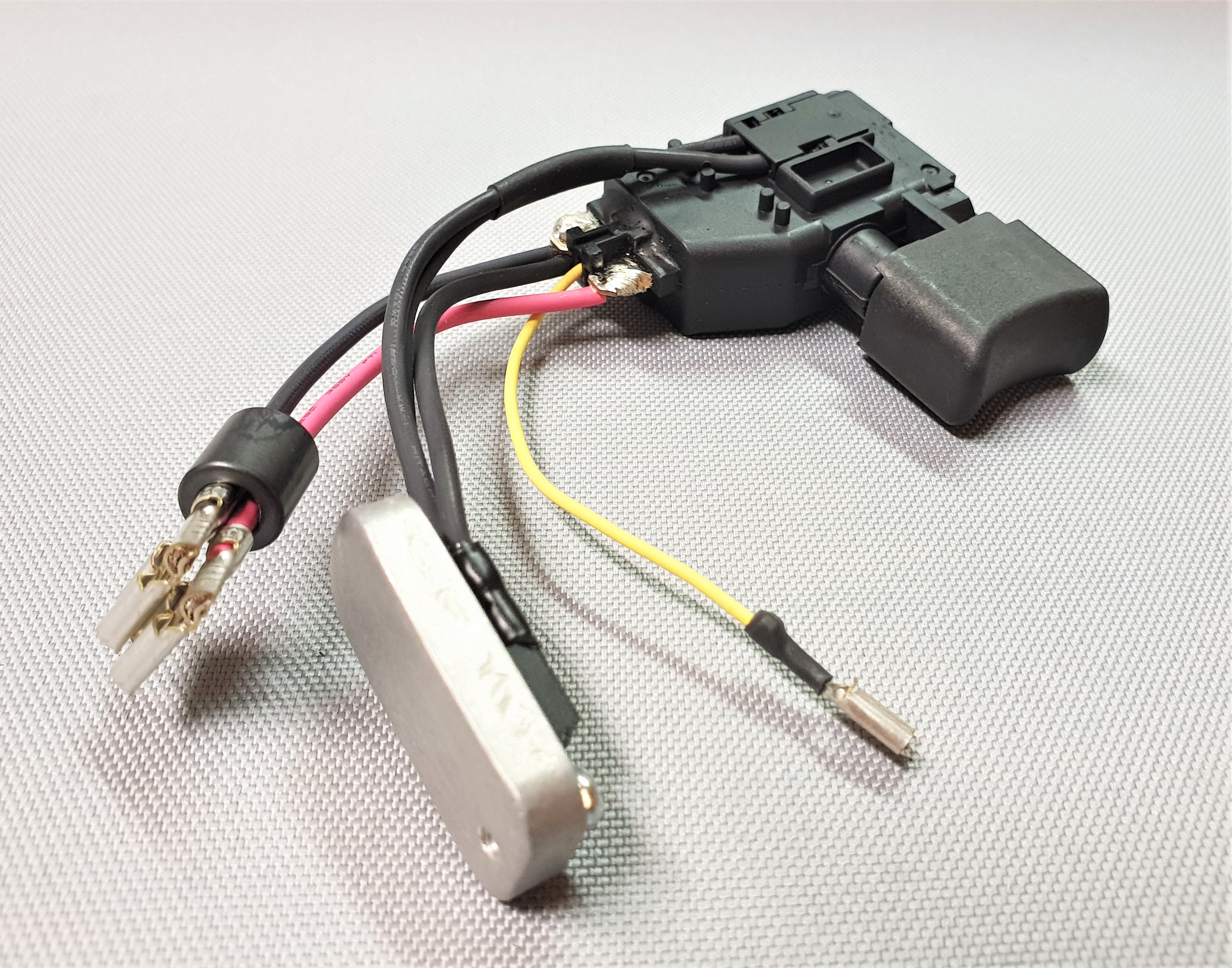 New Genuine Makita 632A23-2 Switch TEC.93856 for DF453D BDF453 BHP453 DHP453