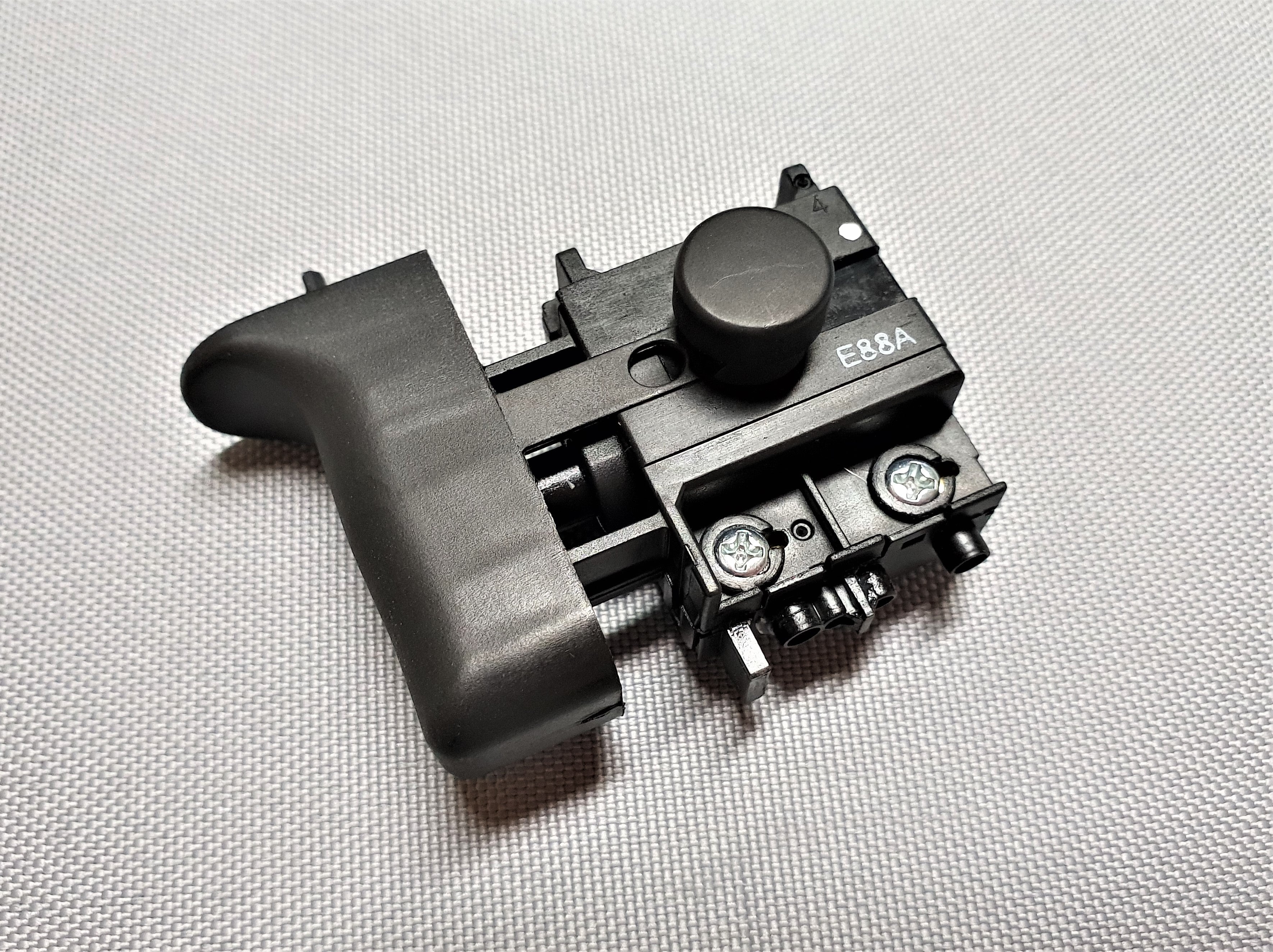 New Genuine Makita 650543-8 Switch TG843TB-1 JR3050T HP1620 HP1621