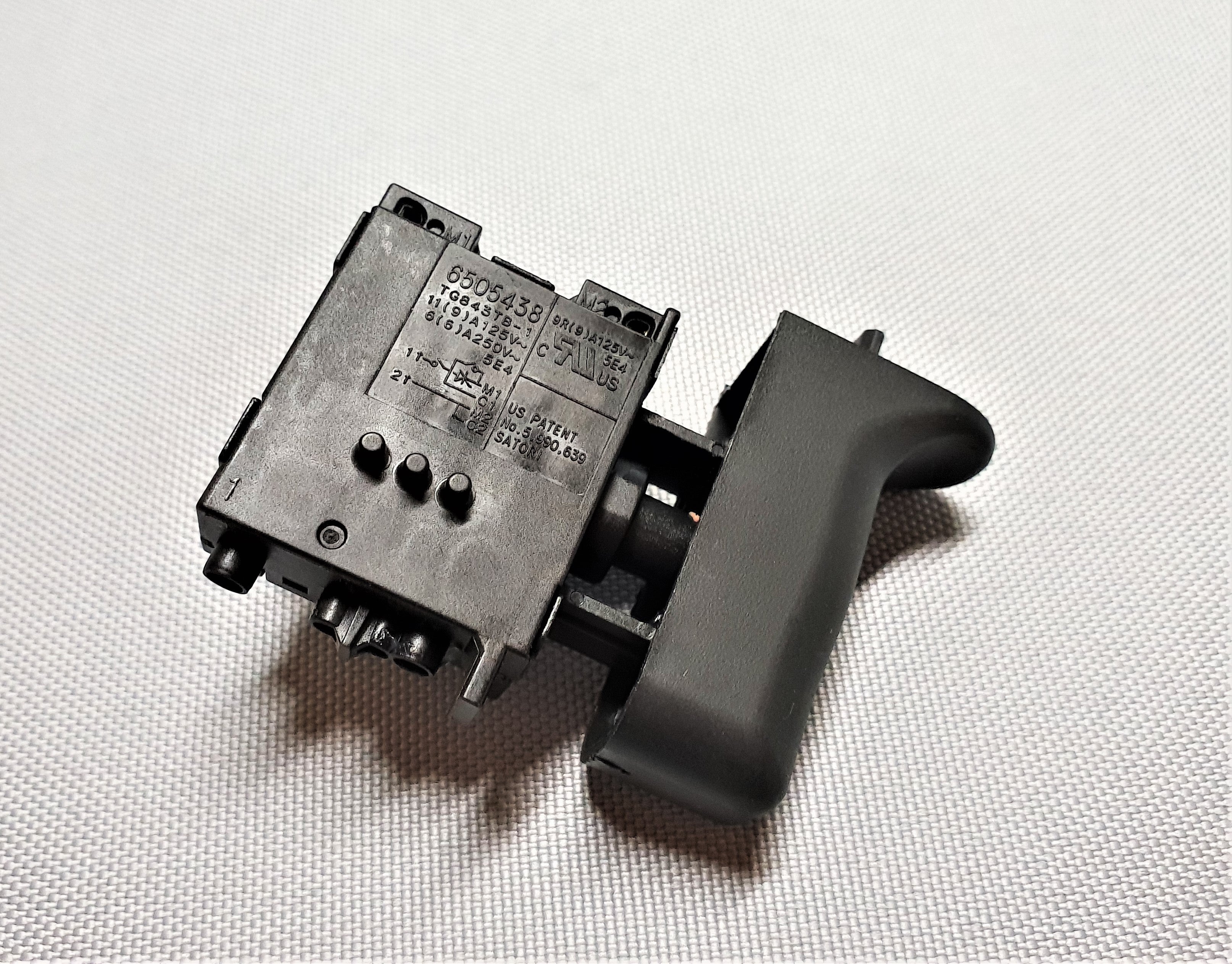 New Genuine Makita 650543-8 Switch TG843TB-1 JR3050T HP1620 HP1621