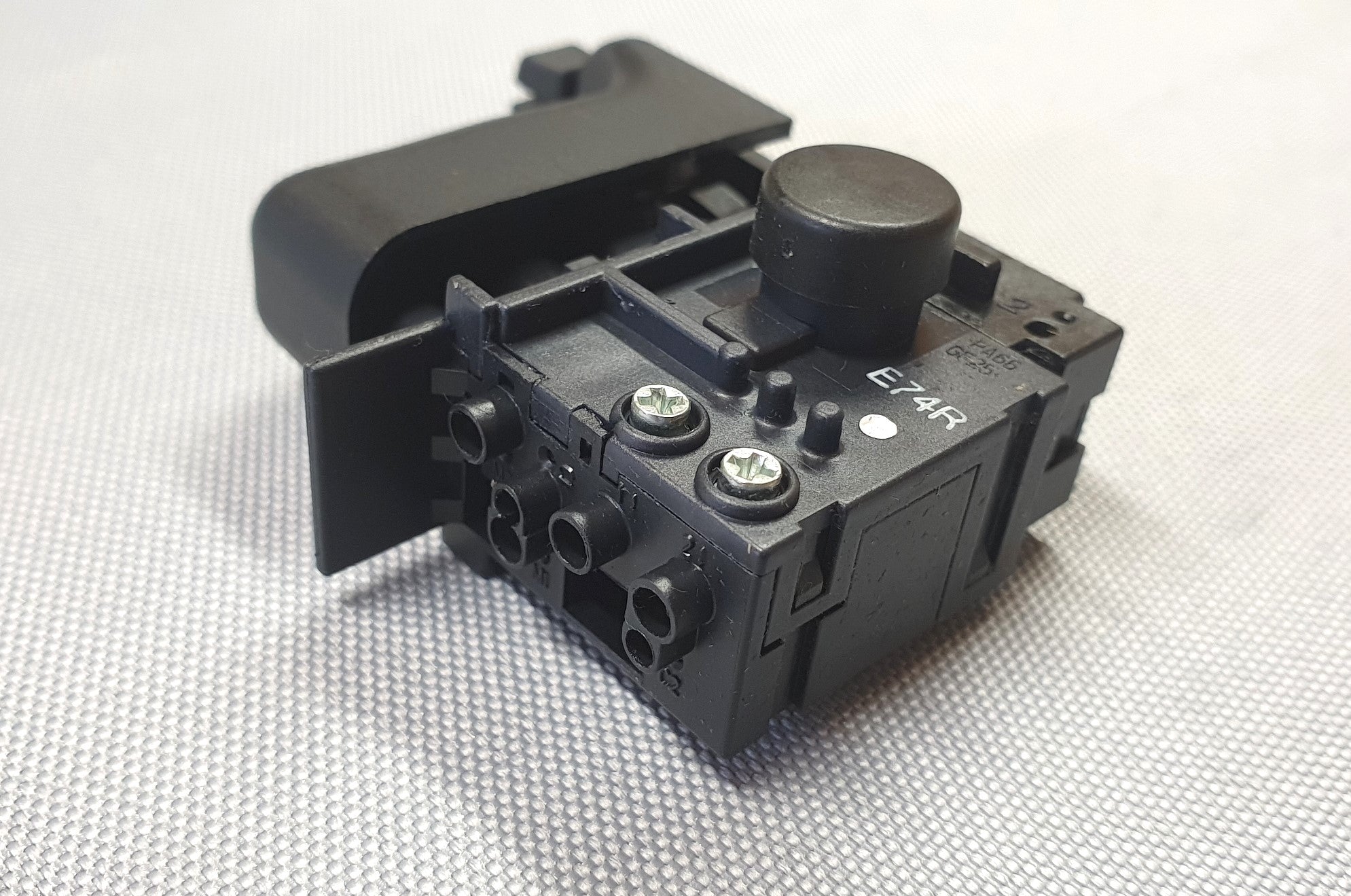 New Genuine Makita 650742-2 Switch for DS4012