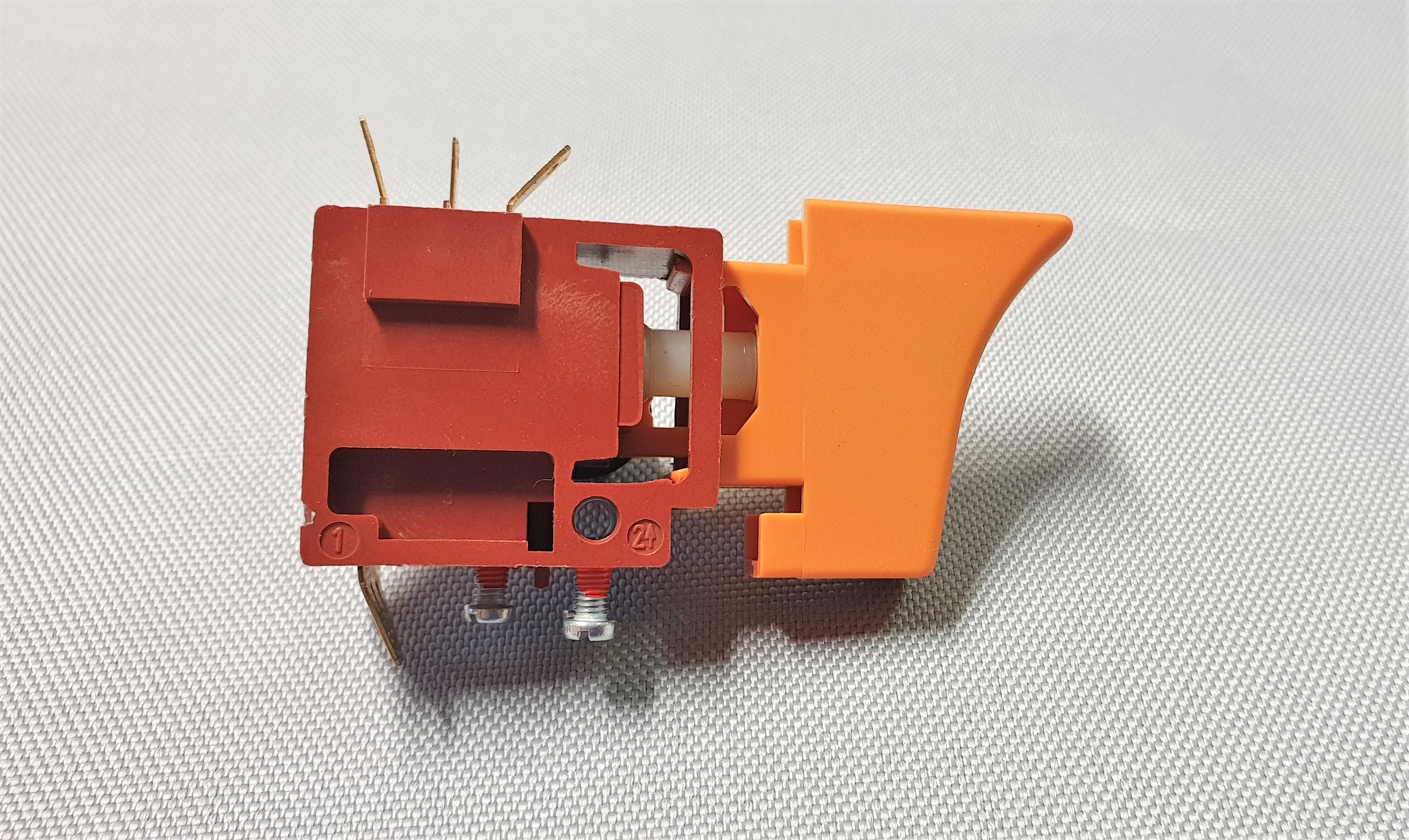 New Genuine Makita 651282-3 Switch for 9227C 9227CY 9227CE