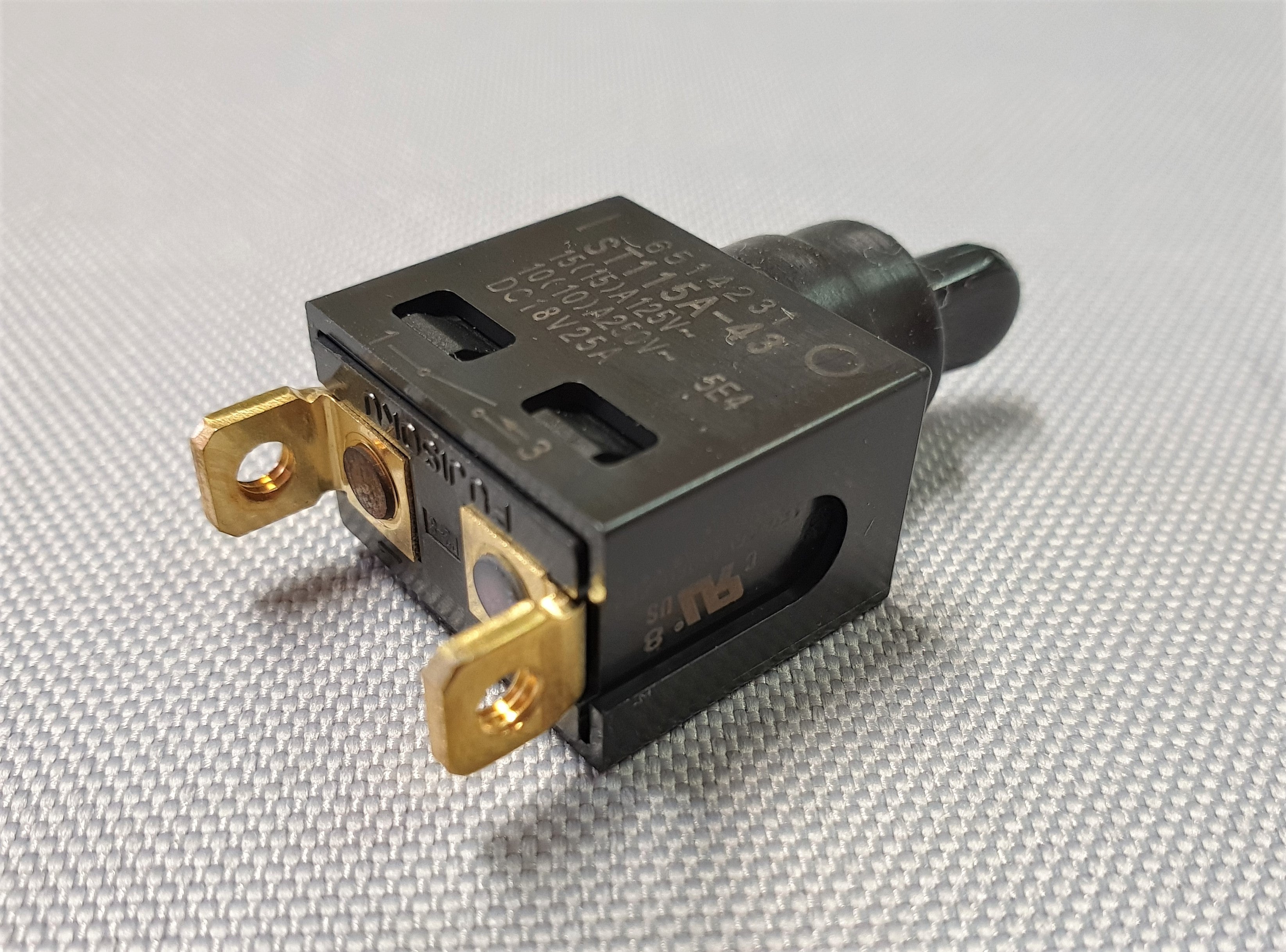 New Genuine Makita 651423-1 Switch for 9523B RD1101 HM1203C 3706 BTM40 LXMT025