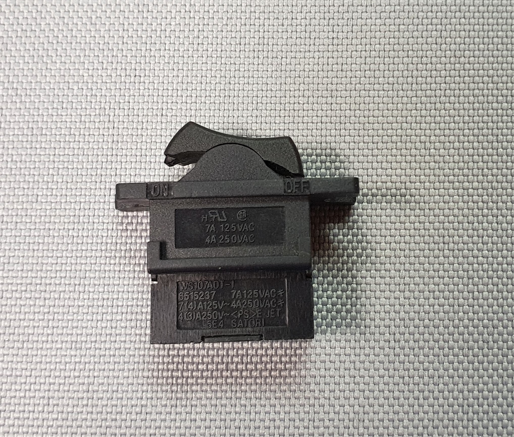 New Genuine Makita 651523-7 651518-0 Switch 8401K2 for BO5010 BO5000