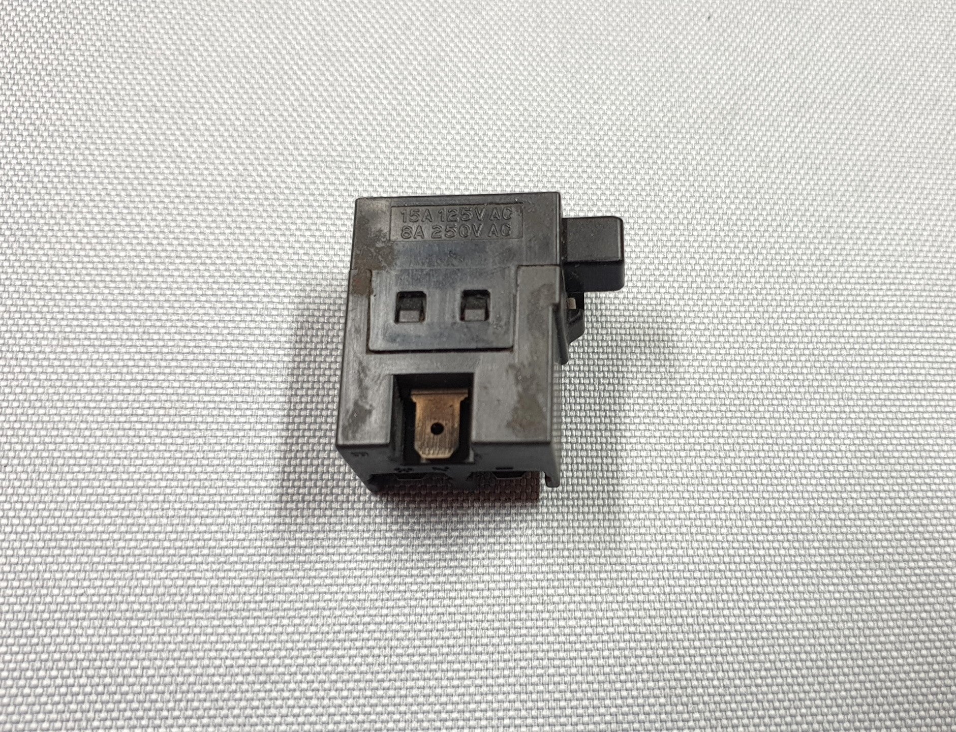 New Genuine Makita 651893-4 Switch SP115F