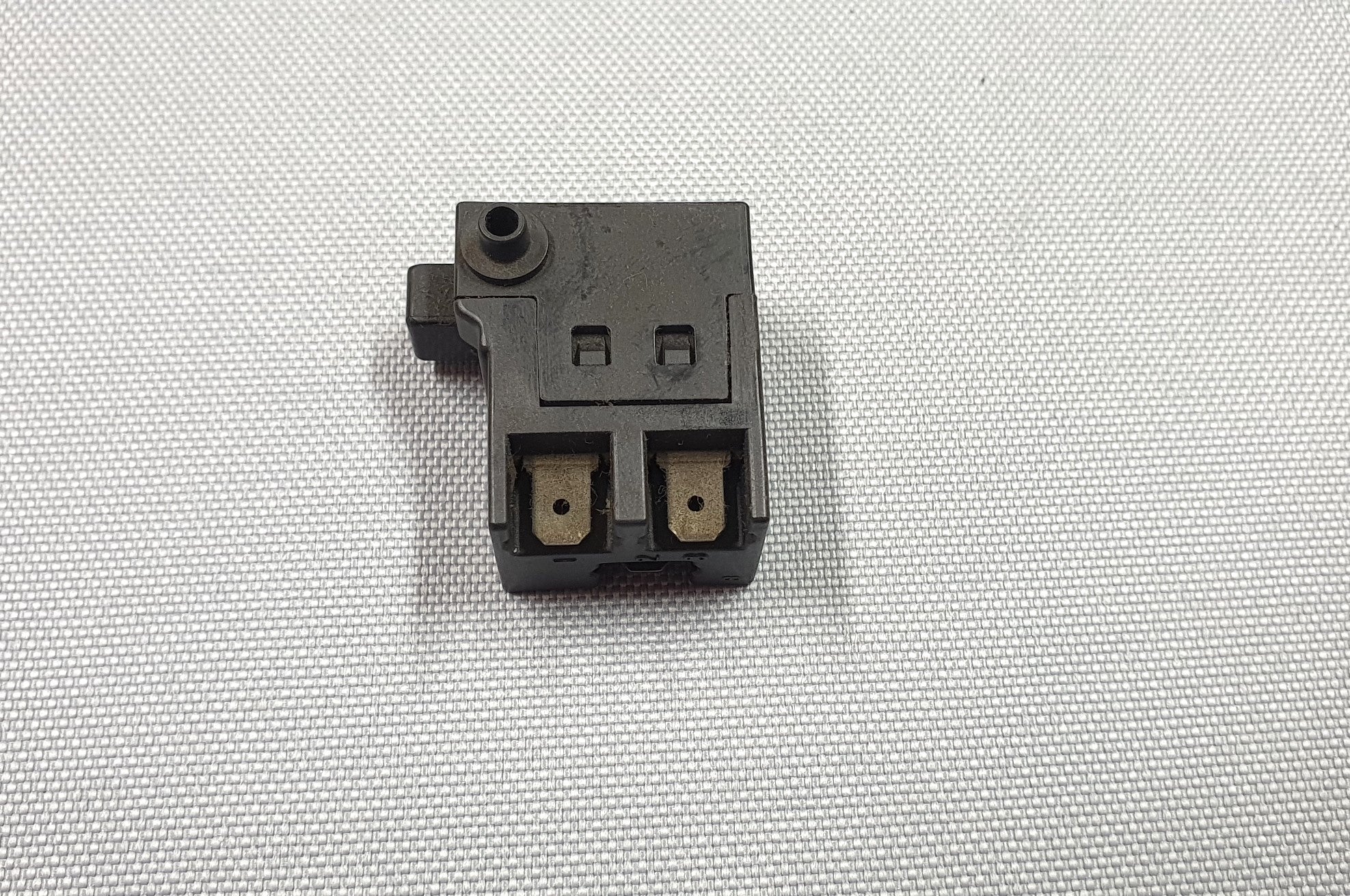 New Genuine Makita 651893-4 Switch SP115F