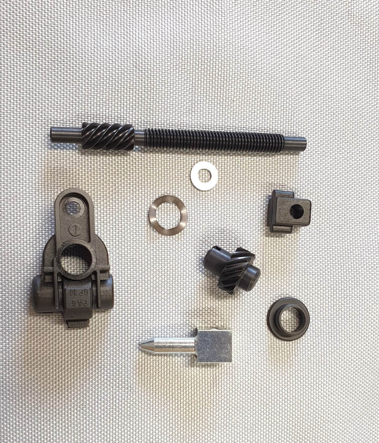 New Genuine Makita 957213023 Chain Tensioner CPL.