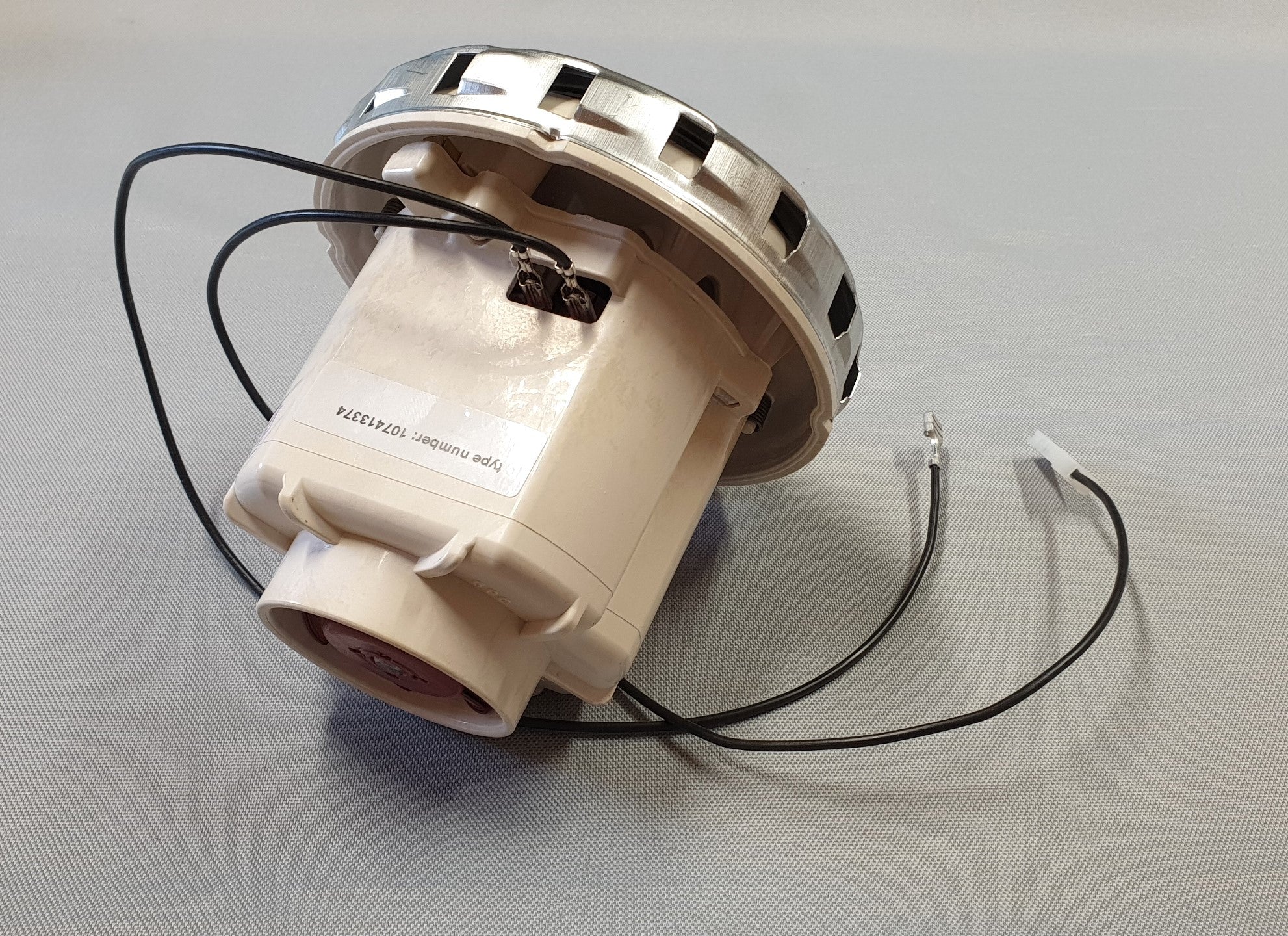 New Genuine Makita W107415055 Motor Kit 1200W 220-240V VC4210 VC4210L