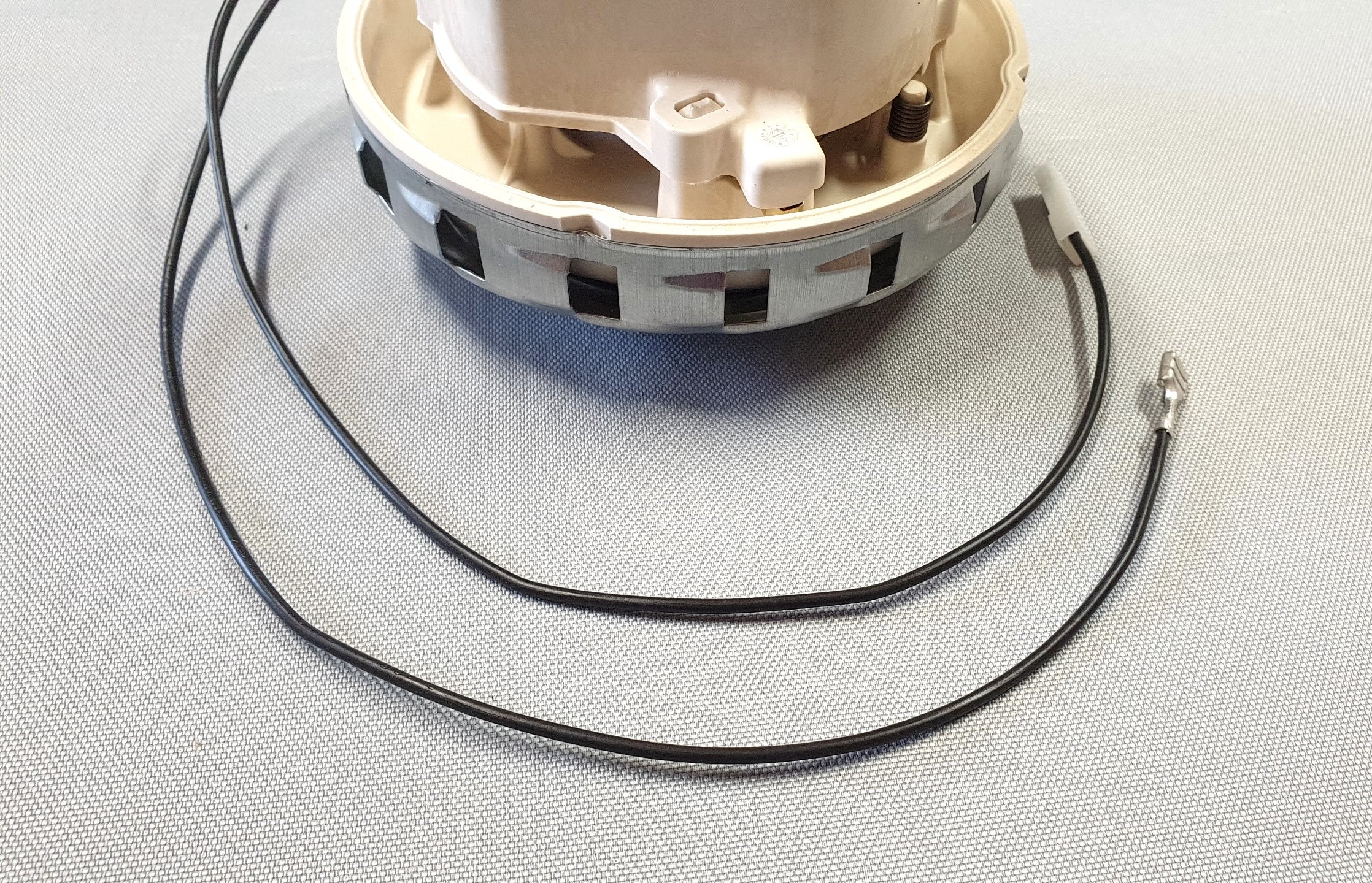 New Genuine Makita W107415055 Motor Kit 1200W 220-240V VC4210 VC4210L