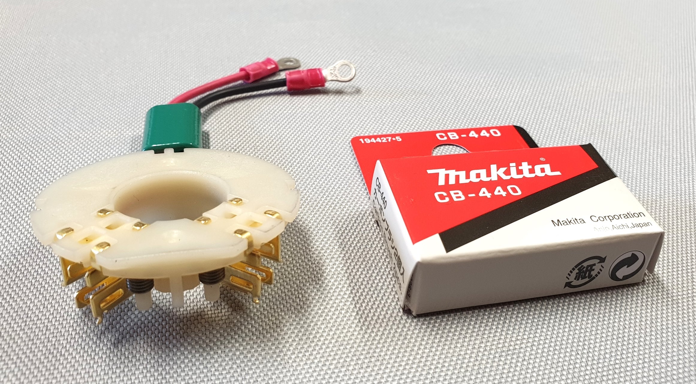 New Makita Set of 632K64-8 Brush Holder + 194427-5 Brushes CB-440 for BDF458