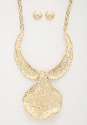 Textured Oversized Metal Necklace