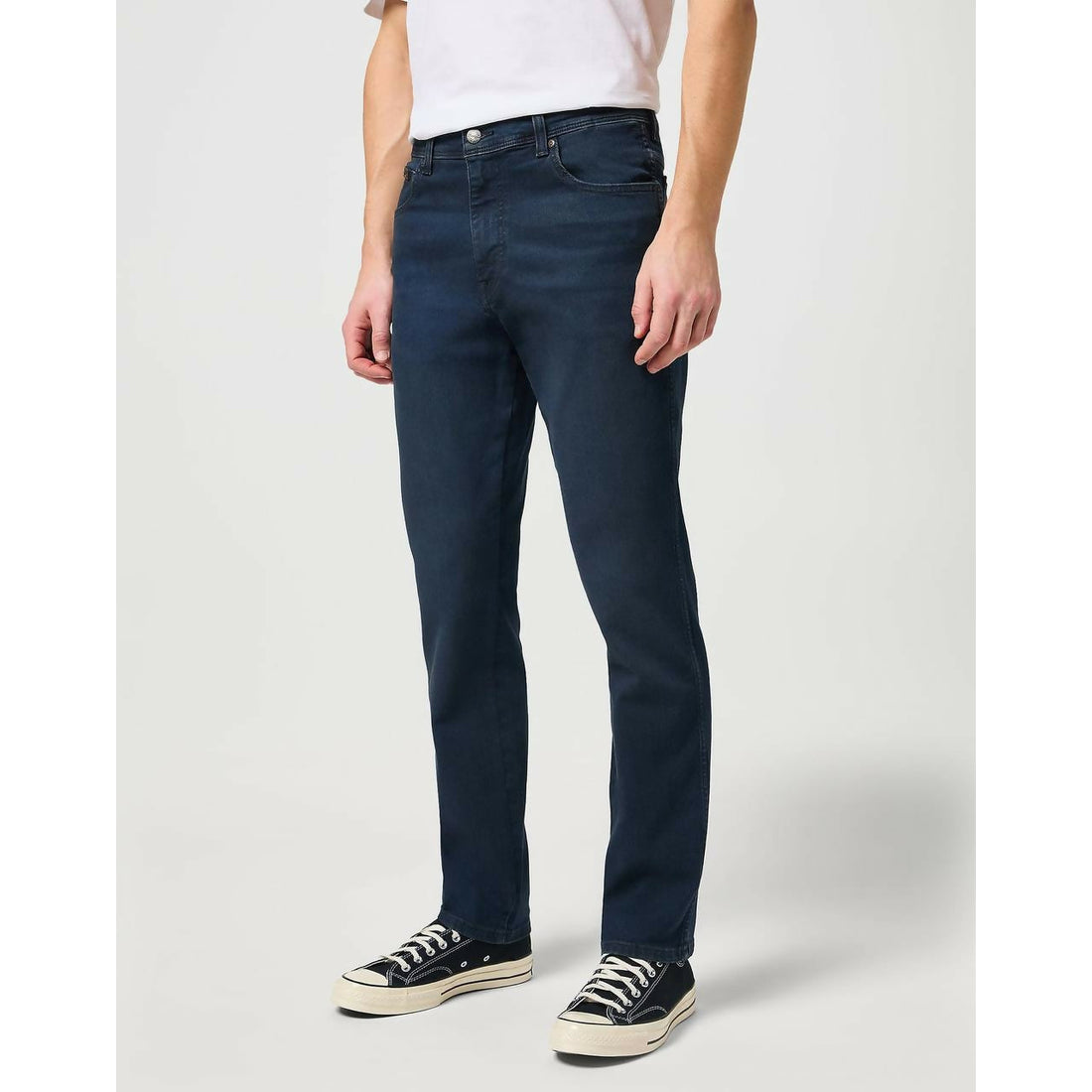 WRANGLER SLIM MEDIUM STRETCH IN BRUISED RIVER JEANS