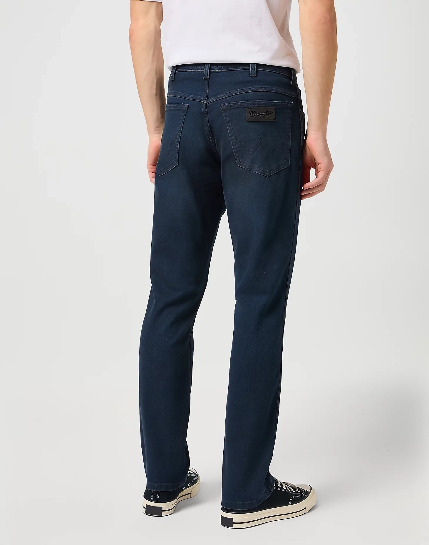 WRANGLER SLIM MEDIUM STRETCH IN GEBRUISED RIVER JEANS