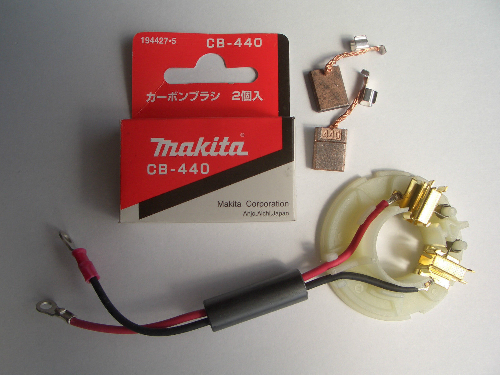 Uusi aito Makita CB-440 194427-5 + 638849-4 Harjapidike BDF451 BDF441 BHP441