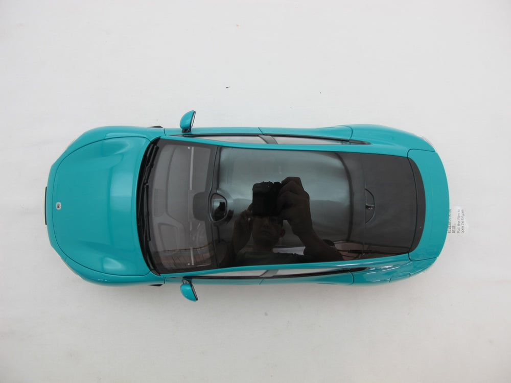 Xiaomi SU7 1:18 Die-cast Model Car, Aqua Blue, Zinc alloy, ABS, SAN and PVC