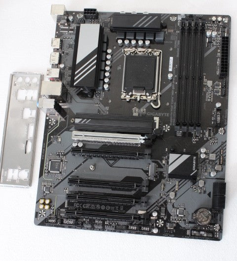 Gigabyte B760 DS3H GEN5 1.0, Processor family Intel, Processor socket LGA1700, DDR5